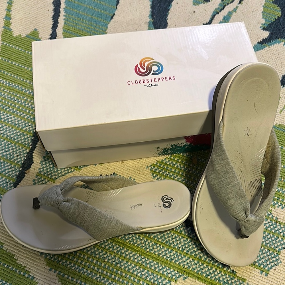 Cloudsteppers by Clarks Gray Women's Sandals